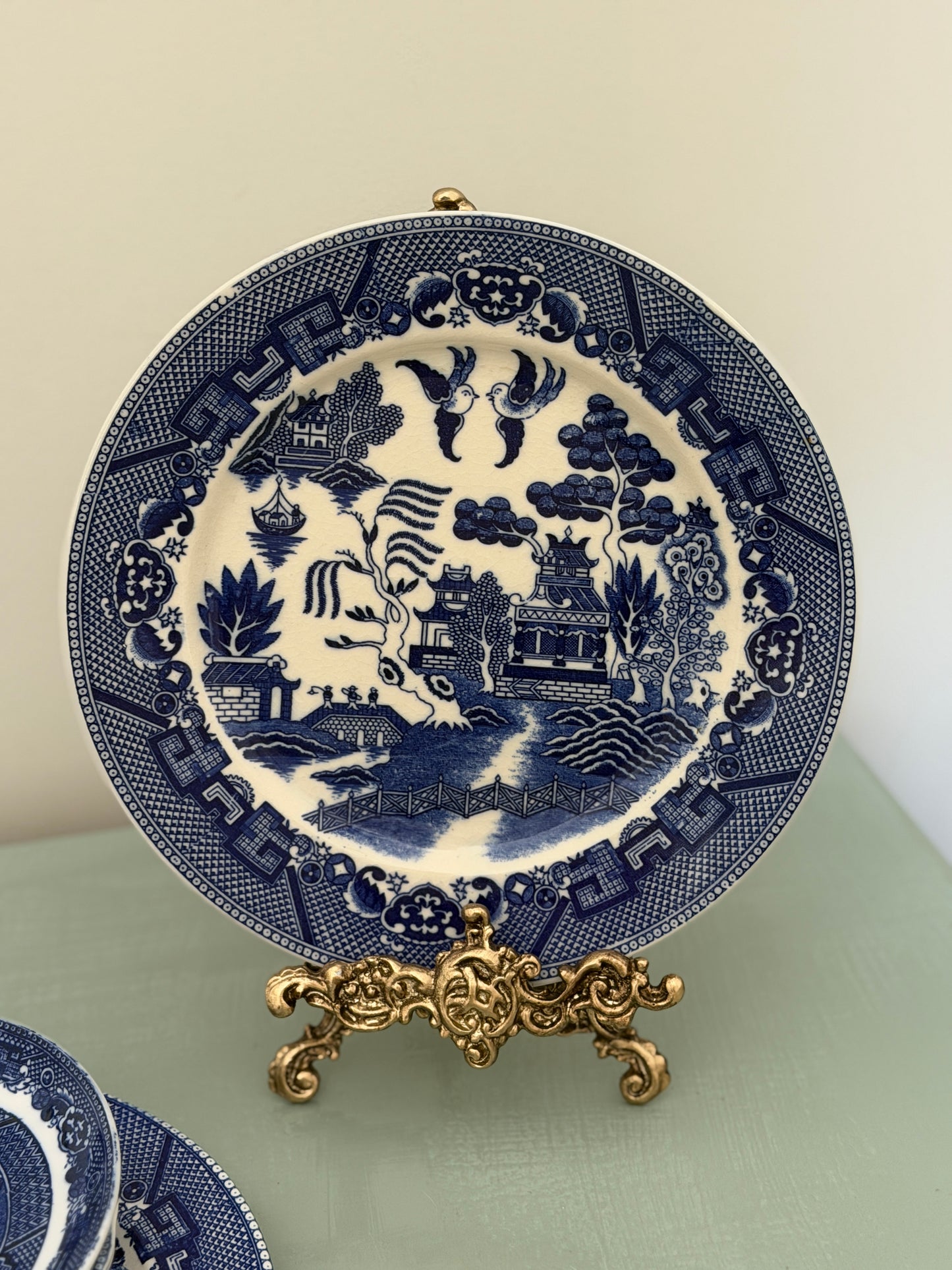 The Blue Willow Stacking Collection, Mixed English & Japanese