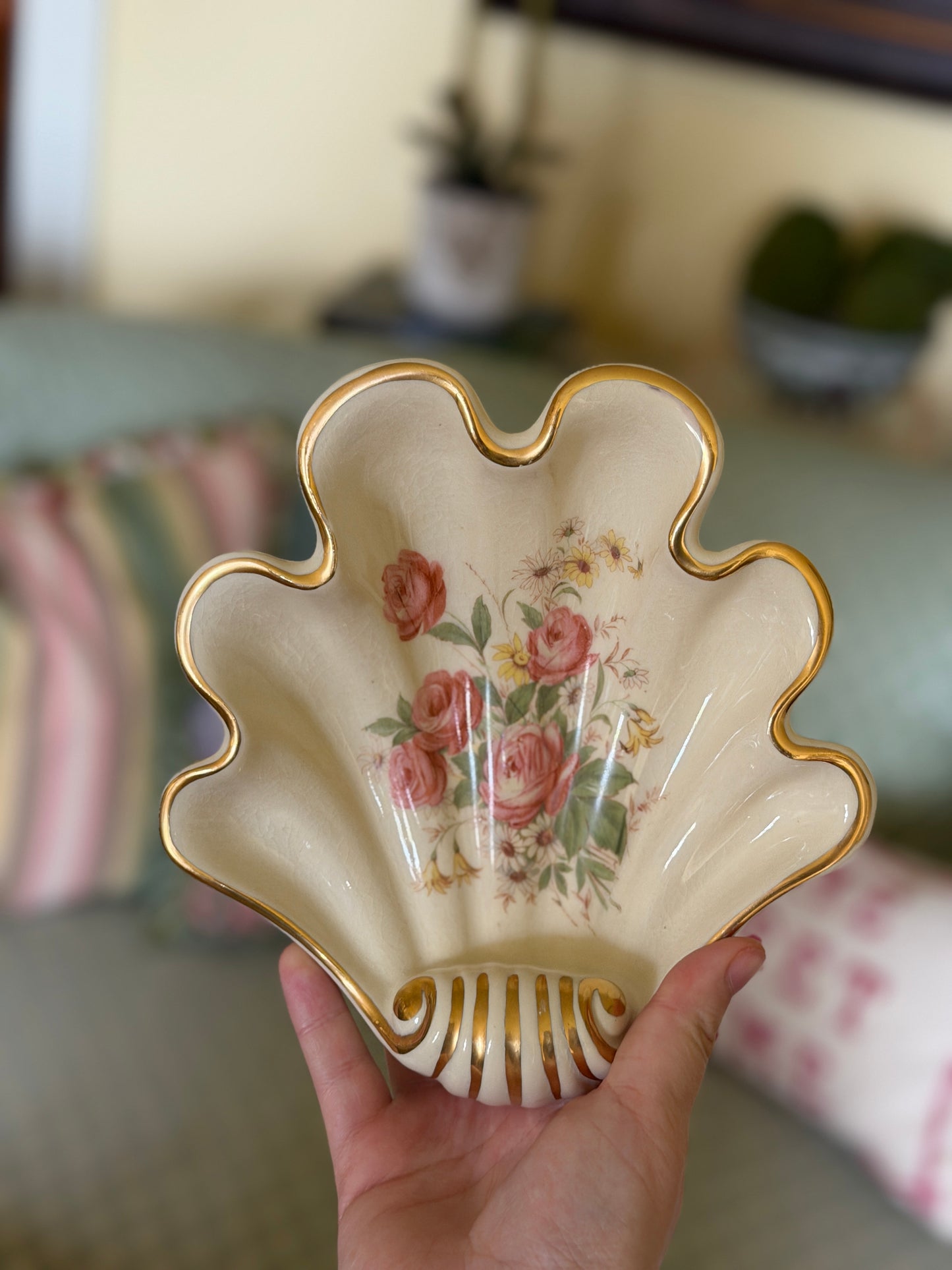 Rose Bouquet Shell Dish — Gilt-Edged Italian Catchall